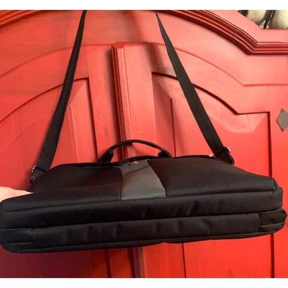 NWOT Wenger Legacy 17" Slimcase Laptop Briefcase Shock Absorber Padded Strap - Picture 3 of 6